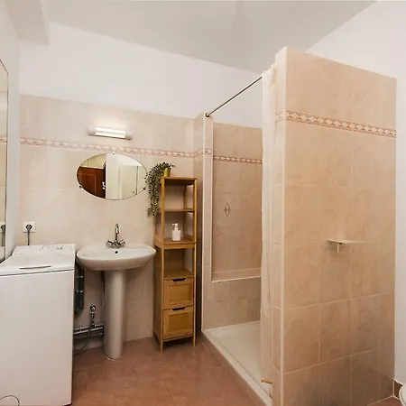 Colonel Hebert Deux Pieces Climatise Menton