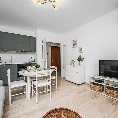 Colonel Hebert Deux Pieces Climatise アパート マントン